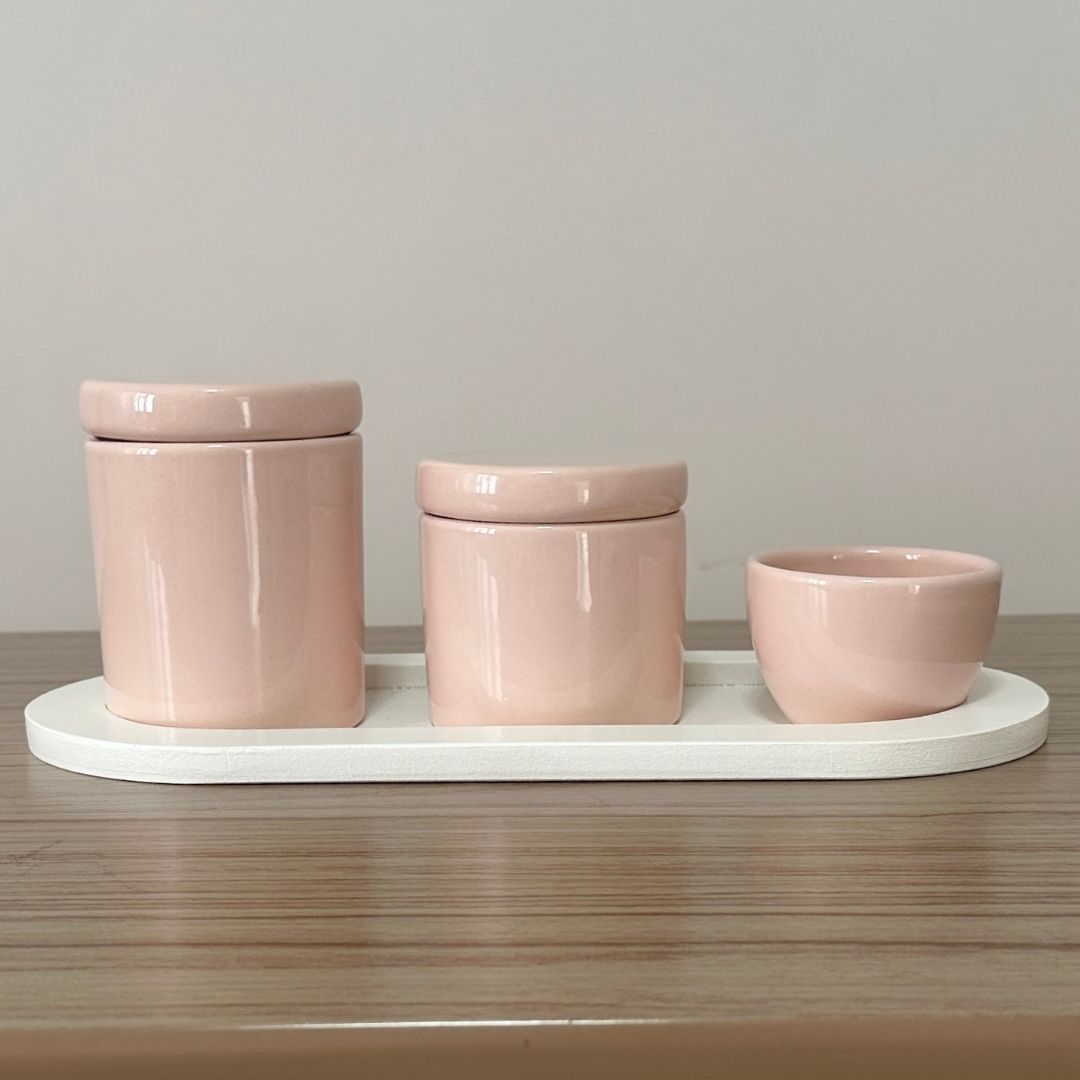 Kit Higiene Porcelana (3 Peças - Rosa) + Bandeja MDF