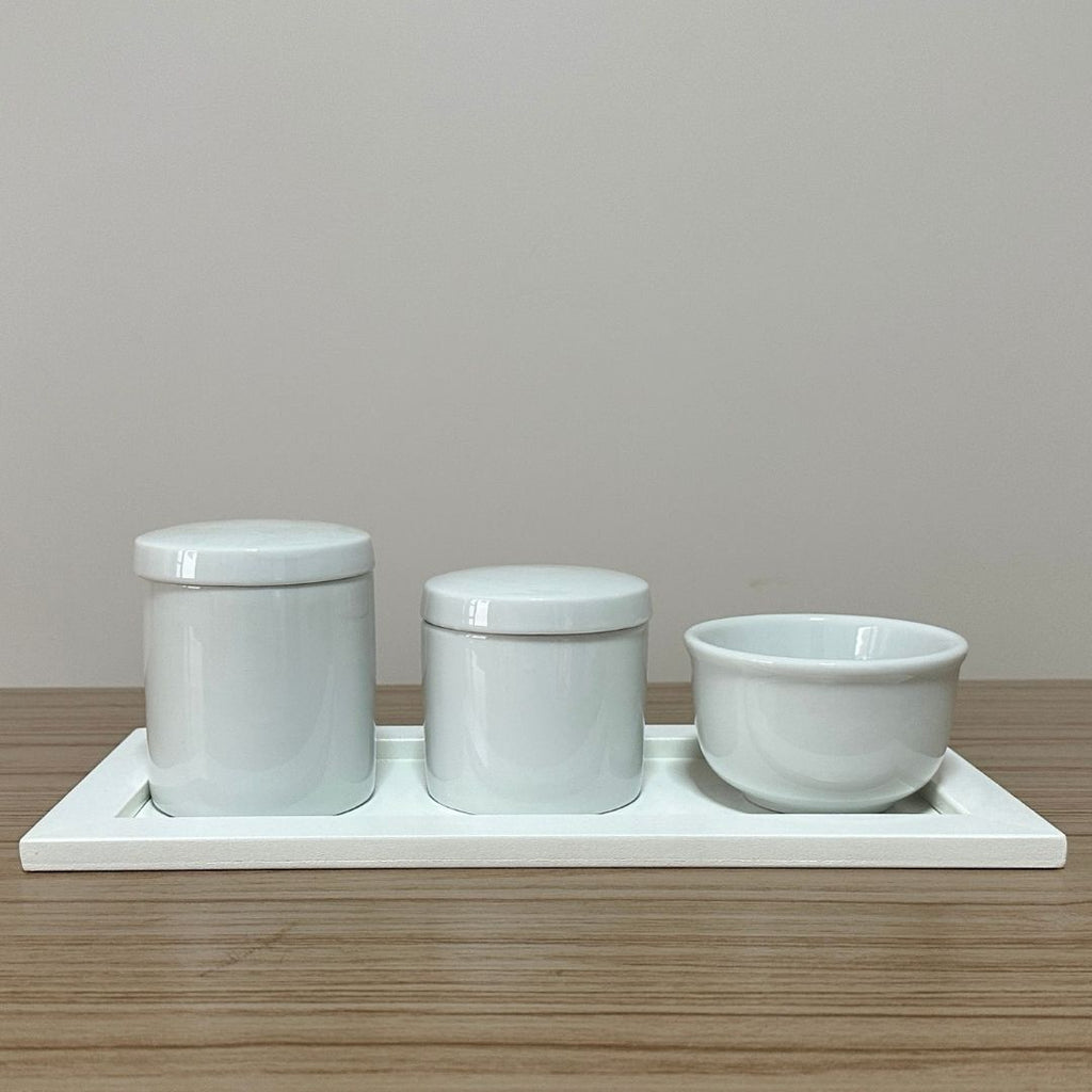 Kit Higiene Porcelana (3 Peças - Branco) + Bandeja MDF