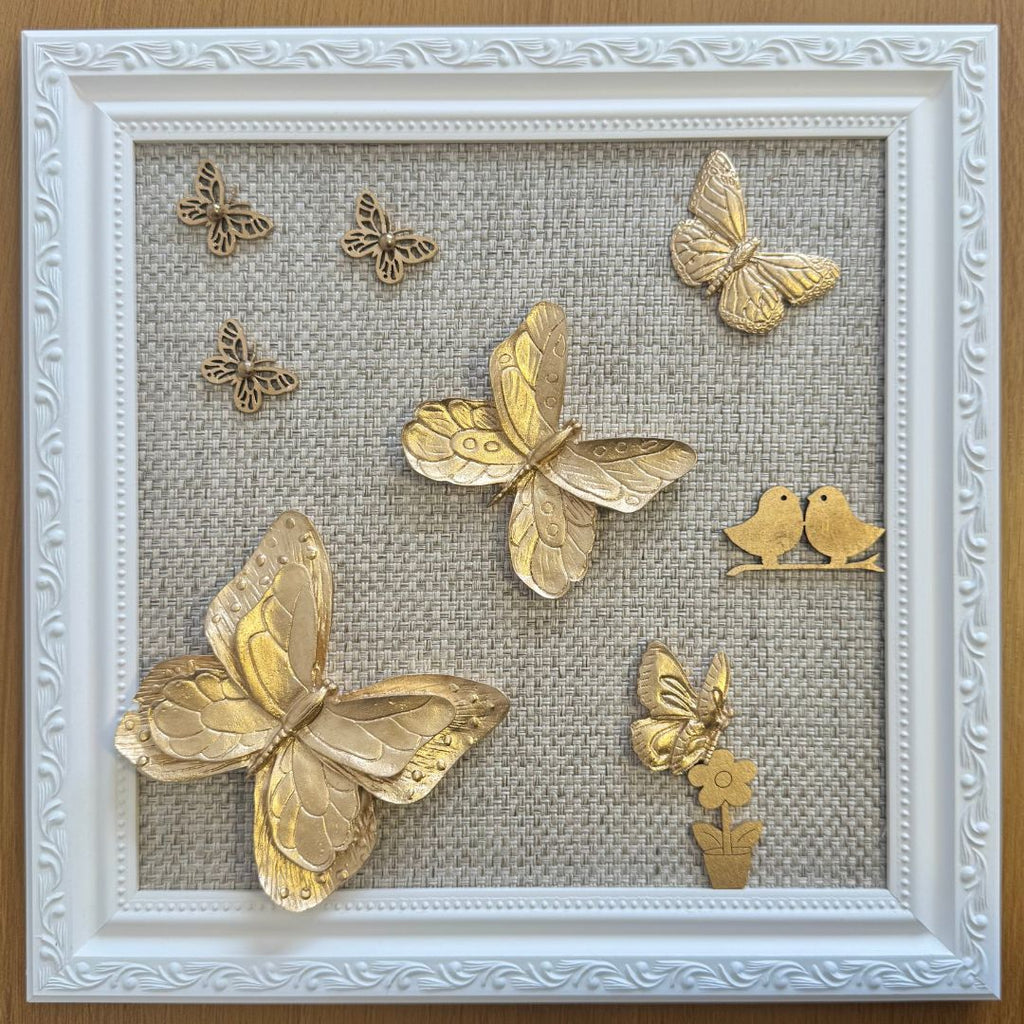 Quadro Borboleta Dourada (Fundo Bege)