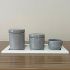 Kit Higiene Porcelana (3 Peças - Cinza) + Bandeja MDF