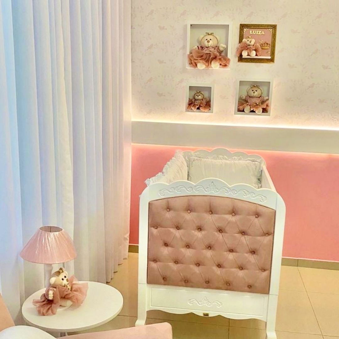 Quadro Maternidade Realeza Rosé Coroa (Fundo Rosé)