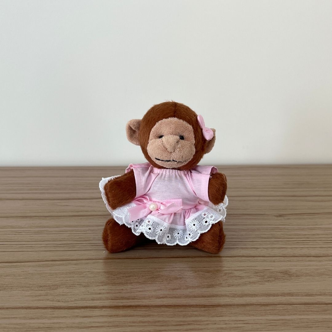 Macaco De Pelúcia 12cm (Vestido Rosa)