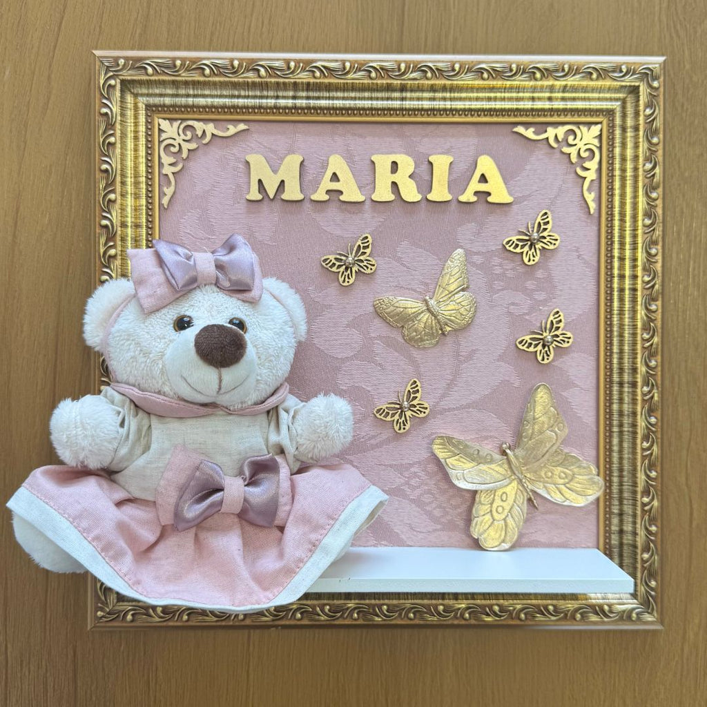 Quadro Maternidade Ursinha Zoe - Borboleta Dourada (Fundo Rosé)