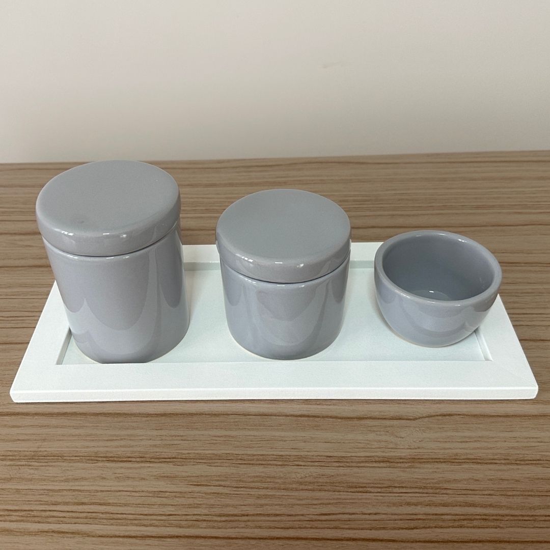 Kit Higiene Porcelana (3 Peças - Cinza) + Bandeja MDF