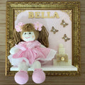 Quadro Maternidade Boneca Jardim Encantado Rosa (Fundo Rosa)