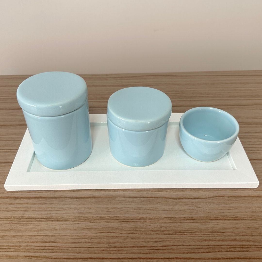 Kit Higiene Porcelana (3 Peças - Azul Claro) + Bandeja MDF