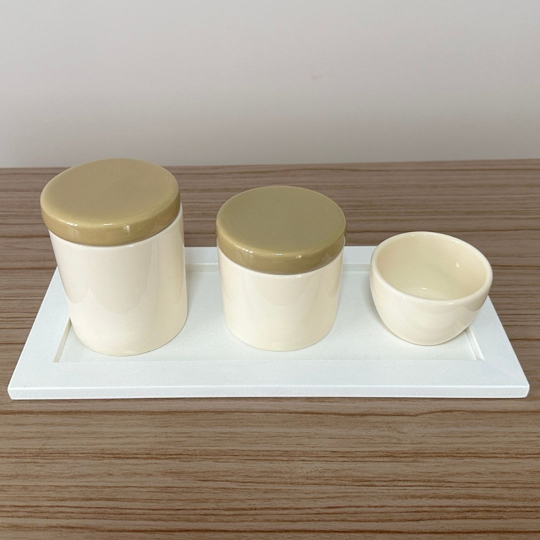 Kit Higiene Porcelana (3 Peças - Bege / Palha) + Bandeja MDF