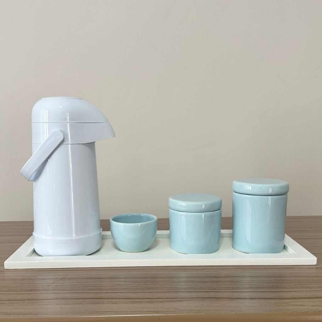 Kit Higiene Porcelana (3 Peças - Azul Claro) + Bandeja MDF + Garrafa Térmica