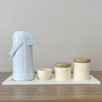 Kit Higiene Porcelana (3 Peças - Bege / Palha) + Bandeja MDF + Garrafa Térmica