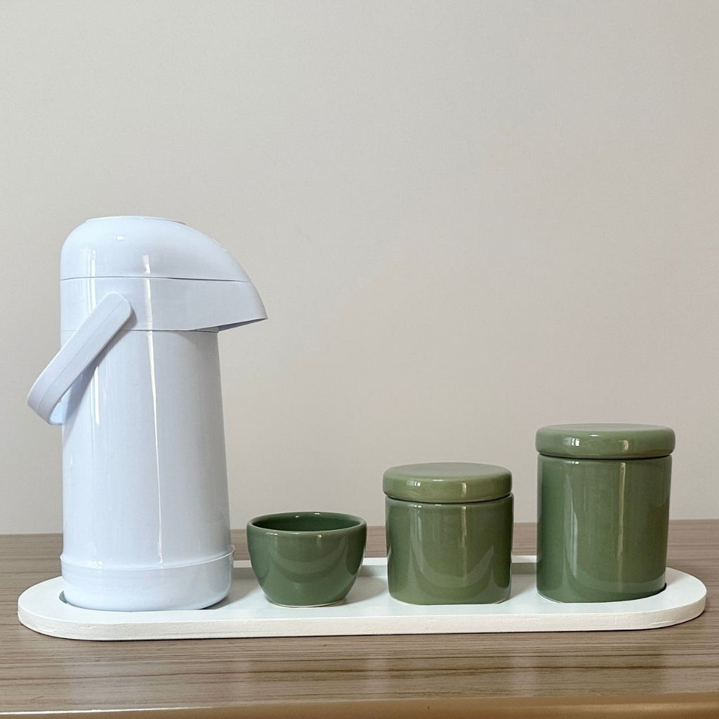 Kit Higiene Porcelana (3 Peças - Verde Oliva) + Bandeja MDF + Garrafa Térmica