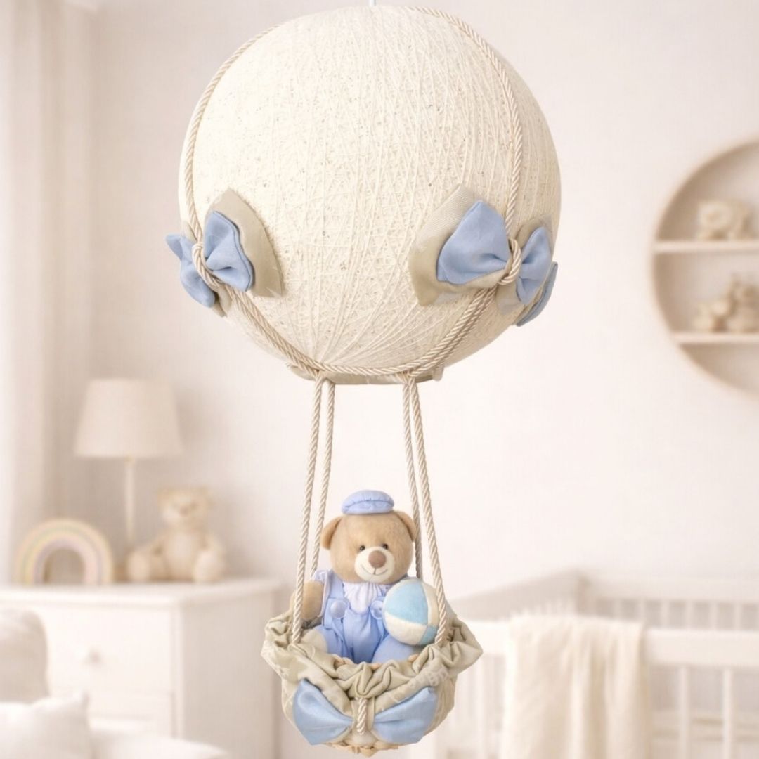 Lustre Balão (Azul Claro) + Urso Brinquedo (Azul Claro)