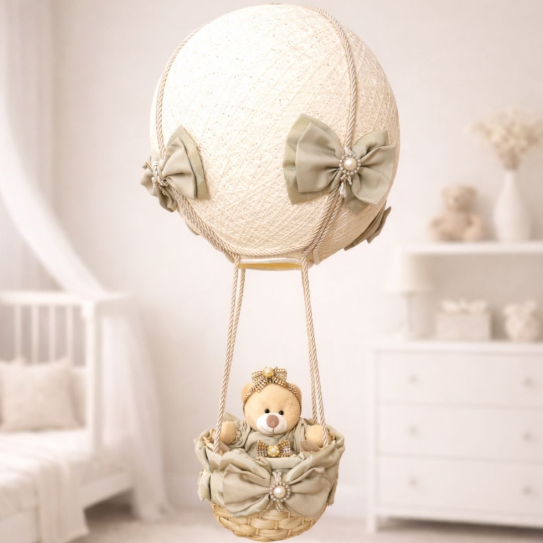 Lustre Balão (Bege / Palha) + Ursa Realeza (Bege / Palha)